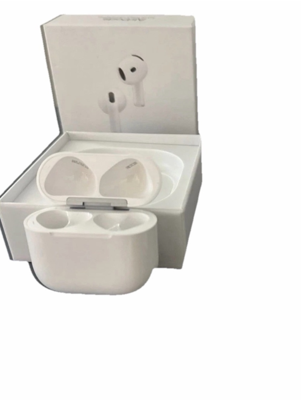 Apple AirPods 4th generation Wireless with Charging Case - White
